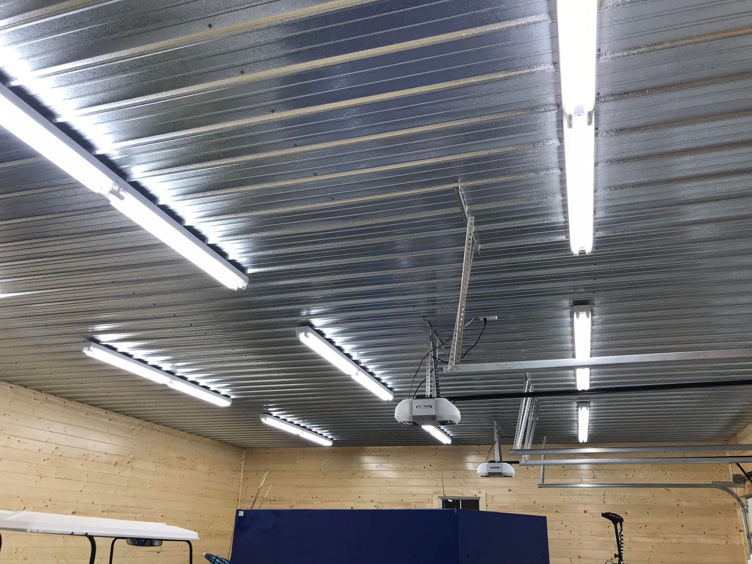 Industrial high-bay LED lighting install